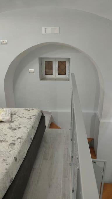 Apartamento Il Duomo A Due Passi Nápoles Exterior foto