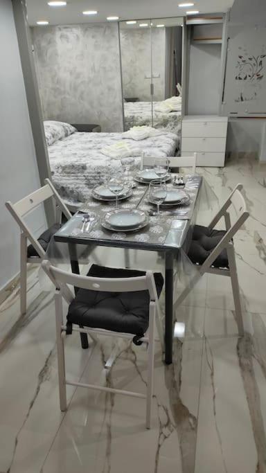 Apartamento Il Duomo A Due Passi Nápoles Exterior foto