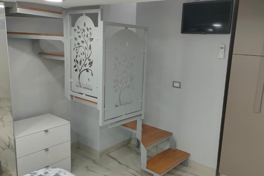 Apartamento Il Duomo A Due Passi Nápoles Exterior foto